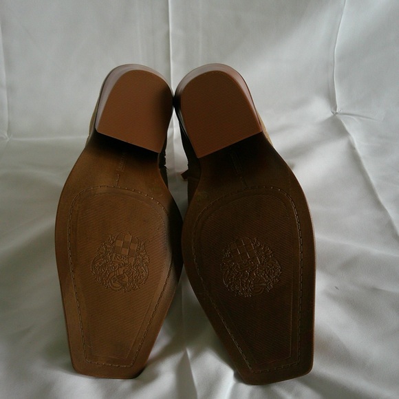 NWOT- Vince Camuto Tan Ankle Boots - Picture 4 of 9